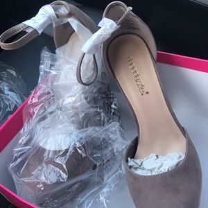 Brand new nude heels